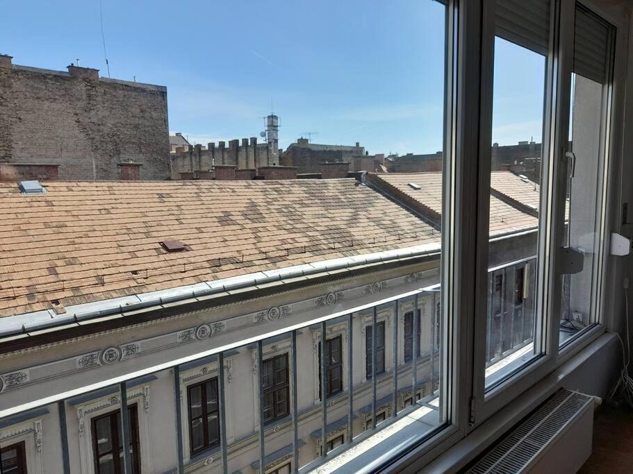 Lovely Apartment In City Centre For 4 Guests Budapest Exteriör bild