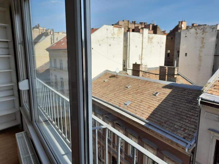 Lovely Apartment In City Centre For 4 Guests Budapest Exteriör bild